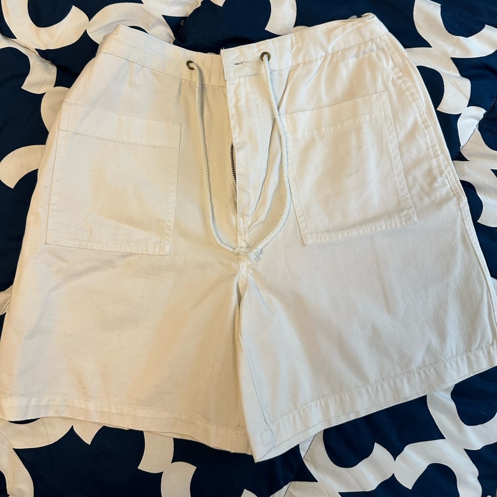 NWOT NORTHERN SPIRIT White Shorts